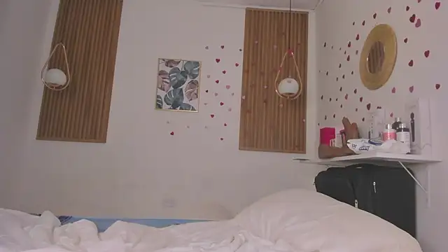 TiffanyWright online show from March 23, 12:27 pm