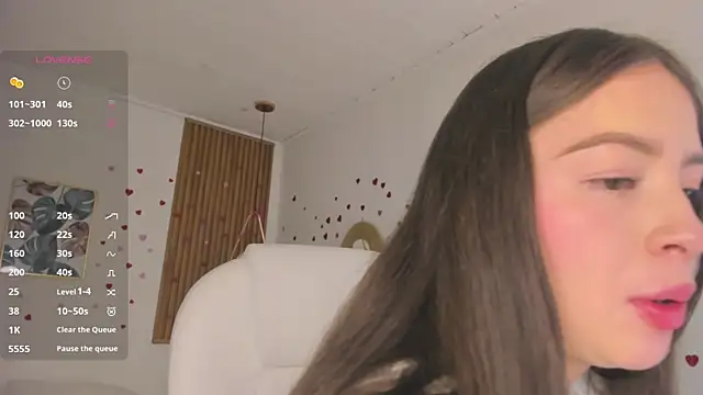 TiffanyWright online show from April 12, 1:47 pm