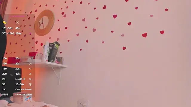 TiffanyWright online show from April 11, 7:50 pm