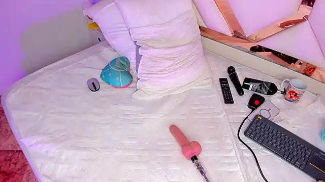 CintiaVega online show from December 3, 12:33 am