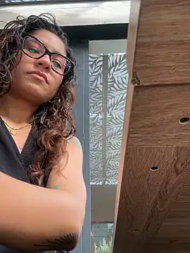 ValeriEvan online show from November 8, 8:01 pm