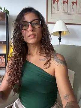 Snapshot of ValeriEvan chatting on June 3, 6:56 pm ValeriEvan online show from June 3, 6:56 pm