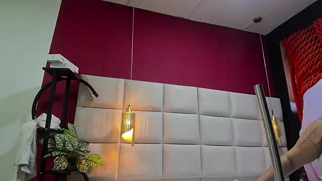 Amberluy online show from April 9, 6:47 pm