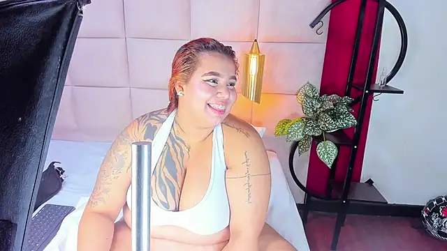 Amberluy online show from February 5, 8:04 pm