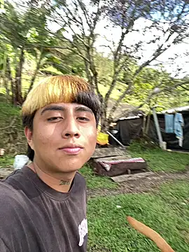 Snapshot of FlpGmz chatting on October 18, 8:33 pm FlpGmz online show from October 18, 8:33 pm