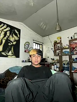 Snapshot of FlpGmz chatting on October 29, 9:58 pm FlpGmz online show from October 29, 9:58 pm