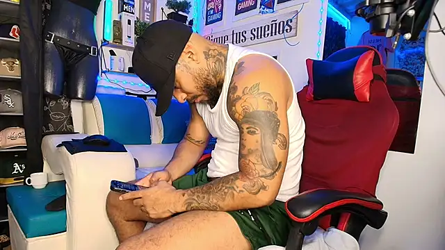 Leenar Key online show from March 10, 2:37 am