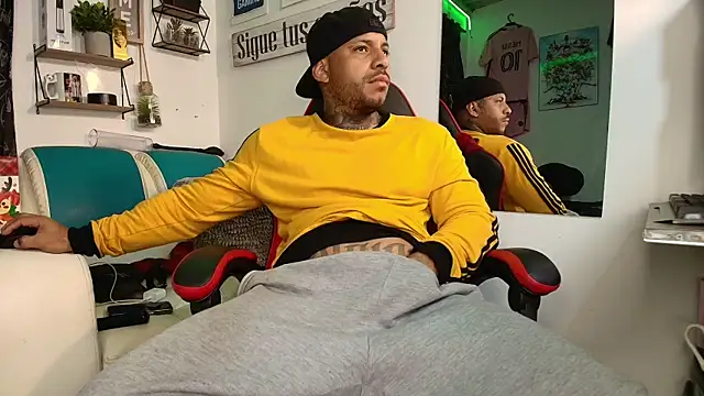 Leenar Key online show from December 3, 10:58 am