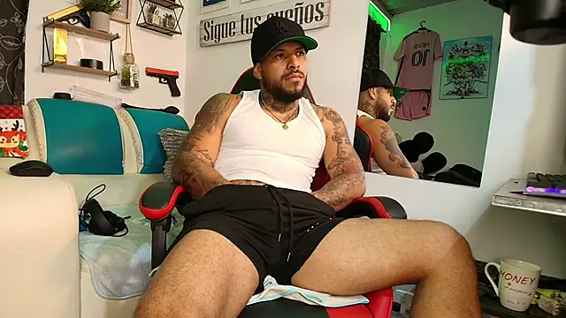 Leenar Key online show from November 21, 2:10 am