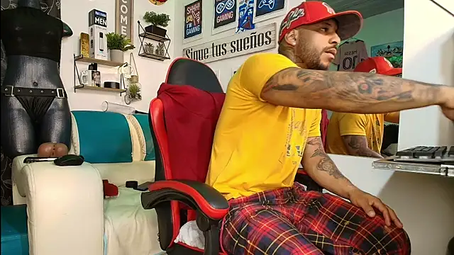 Leenar Key online show from December 16, 1:59 pm