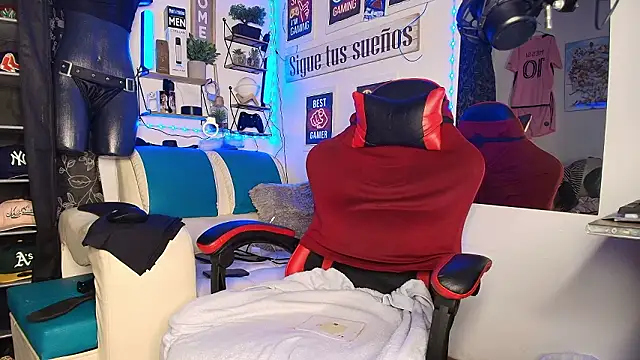 Leenar Key online show from February 27, 1:06 am