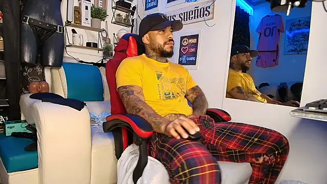 Leenar Key online show from March 14, 9:15 am