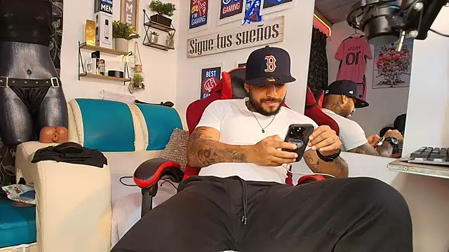 Leenar Key online show from January 16, 10:25 pm