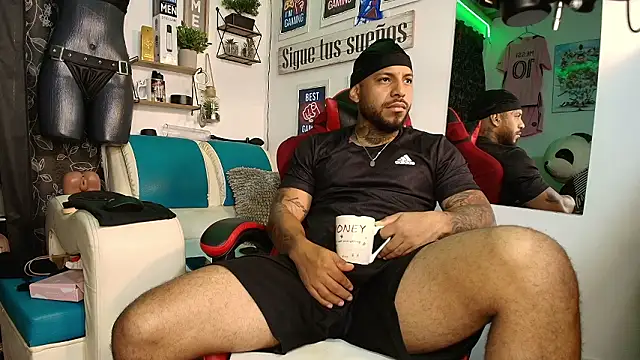 Leenar Key online show from February 6, 8:10 am