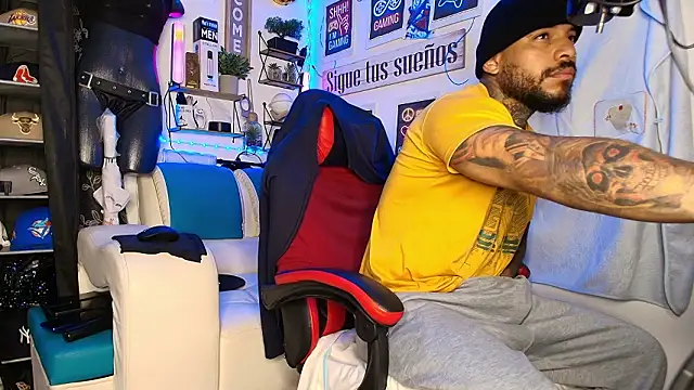 Leenar Key online show from March 26, 10:35 am