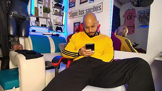 Leenar Key online show from February 22, 10:06 am