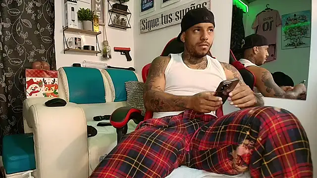 Leenar Key online show from December 4, 11:20 am