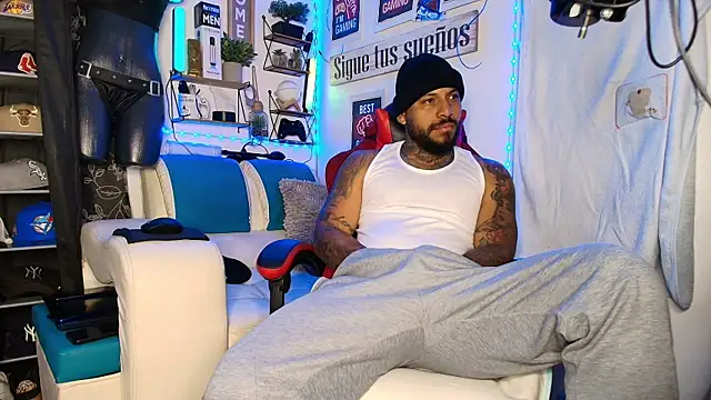 Leenar Key online show from March 25, 10:36 am