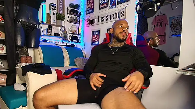 Leenar Key online show from February 23, 9:59 pm