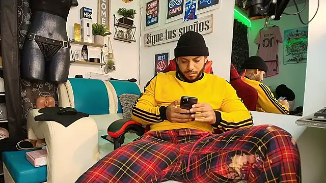 Leenar Key online show from February 4, 10:32 am