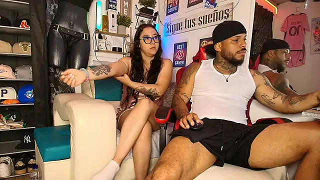 Leenar Key online show from April 3, 3:51 pm