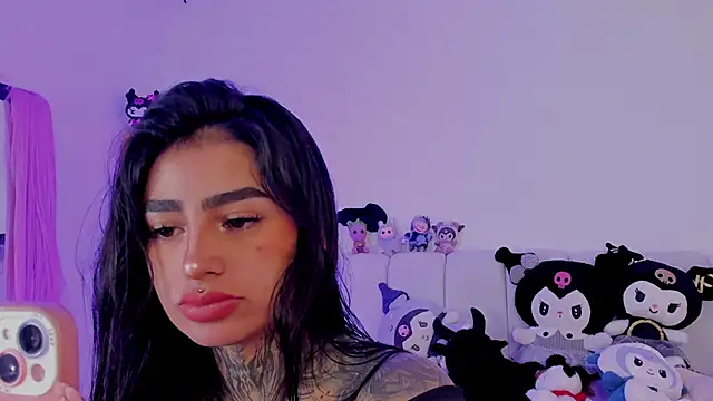 Snapshot of shadowcatt_ chatting on November 4, 10:13 pm shadowcatt online show from November 4, 10:13 pm