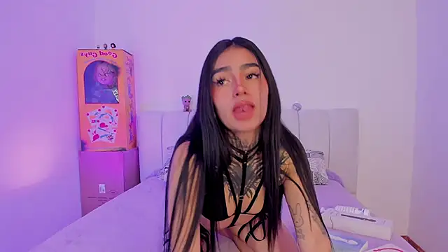 Snapshot of shadowcatt_ chatting on September 16, 3:46 pm shadowcatt online show from September 16, 3:46 pm