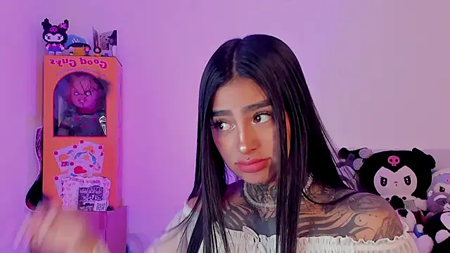 Snapshot of shadowcatt_ chatting on December 15, 10:59 pm shadowcatt online show from December 15, 10:59 pm