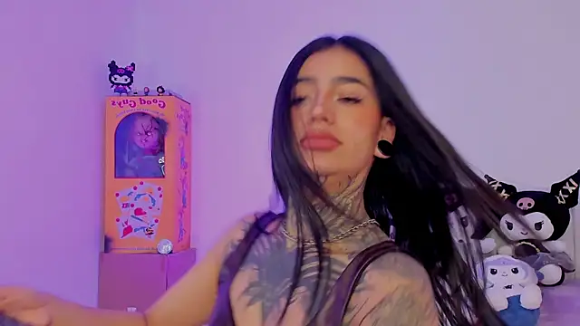 Snapshot of shadowcatt_ chatting on October 25, 3:01 pm shadowcatt online show from October 25, 3:01 pm