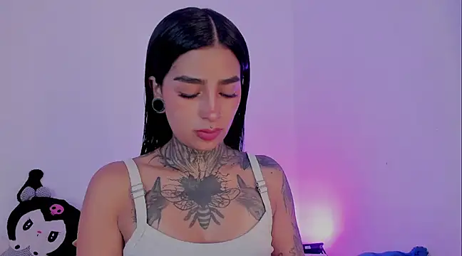 Snapshot of shadowcatt_ chatting on January 7, 7:28 pm shadowcatt online show from January 7, 7:28 pm