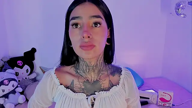 Snapshot of shadowcatt_ chatting on February 5, 6:15 pm shadowcatt online show from February 5, 6:15 pm