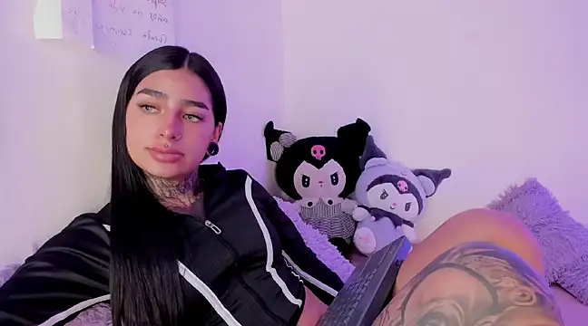 Snapshot of shadowcatt_ chatting on February 19, 11:04 pm shadowcatt online show from February 19, 11:04 pm