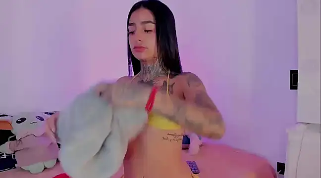 Snapshot of shadowcatt_ chatting on January 8, 7:45 pm shadowcatt online show from January 8, 7:45 pm