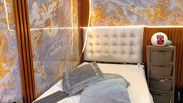  Jessi29  online show from March 24, 9:37 pm