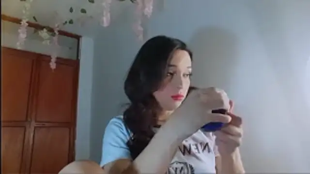 Snapshot of alexaryderr chatting on May 19, 1:29 pm alexaryderr online show from May 19, 1:29 pm