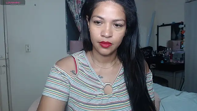 Snapshot of makennaa_ chatting on July 13, 10:14 am makennaa online show from July 13, 10:14 am