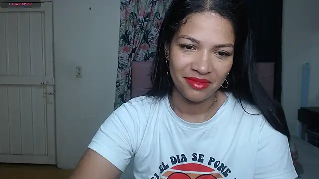 Snapshot of makennaa_ chatting on July 5, 10:33 am makennaa online show from July 5, 10:33 am
