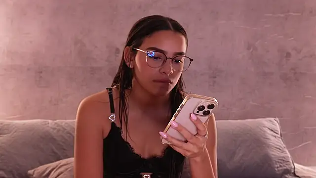 Snapshot of Nicky_and_Blake chatting on February 21, 7:16 pm Nicky and Blake online show from February 21, 7:16 pm