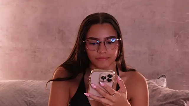 Snapshot of Nicky_and_Blake chatting on February 10, 3:00 pm Nicky and Blake online show from February 10, 3:00 pm