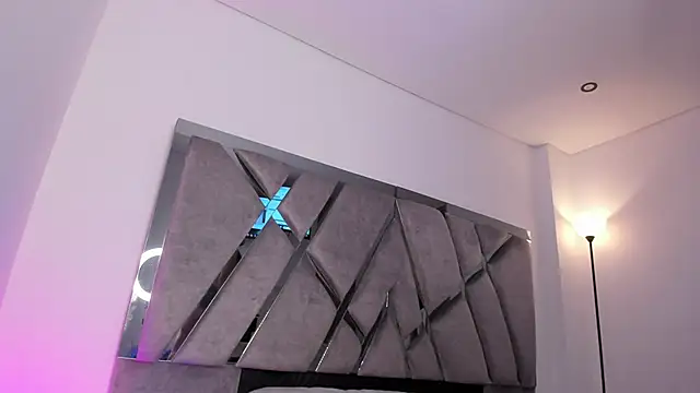 Snapshot of samaay07_ chatting on February 19, 2:52 am samaay07 online show from February 19, 2:52 am