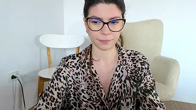 Snapshot of Jullyenn3 chatting on February 21, 1:55 pm Jullyenn3 online show from February 21, 1:55 pm