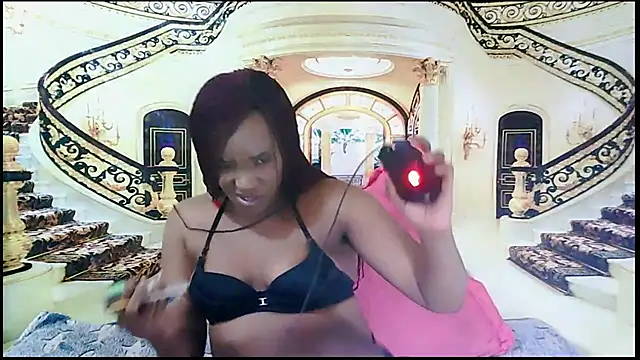 Snapshot of EbonyOlive69 chatting on December 12, 9:04 pm EbonyOlive69 online show from December 12, 9:04 pm