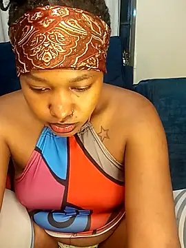 Snapshot of Pretty_tiffany chatting on October 8, 11:05 pm Pretty tiffany online show from October 8, 11:05 pm