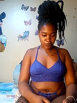 Snapshot of Pretty_tiffany chatting on September 18, 10:13 pm Pretty tiffany online show from September 18, 10:13 pm