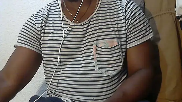 Snapshot of mmoiblack chatting on October 25, 3:23 pm mmoiblack online show from October 25, 3:23 pm