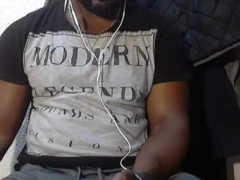 Snapshot of mmoiblack chatting on March 22, 7:53 pm mmoiblack online show from March 22, 7:53 pm