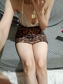 Snapshot of xaleyna36 chatting on February 11, 11:04 pm xaleyna36 online show from February 11, 11:04 pm