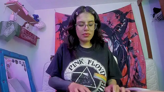 Lucyfx666 online show from June 2, 4:23 am