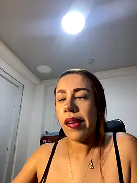 Snapshot of AnnbellaRosse chatting on December 3, 9:14 pm AnnbellaRosse online show from December 3, 9:14 pm