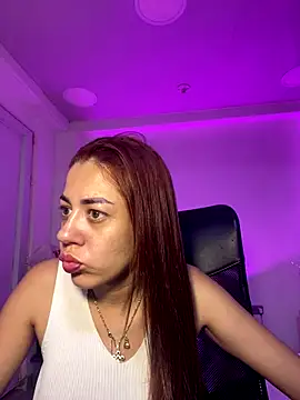 Snapshot of AnnbellaRosse chatting on October 22, 4:28 pm AnnbellaRosse online show from October 22, 4:28 pm